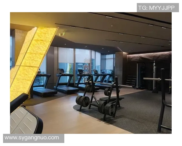 现代室内泳池设计：打造舒适豪华的休闲与健身空间