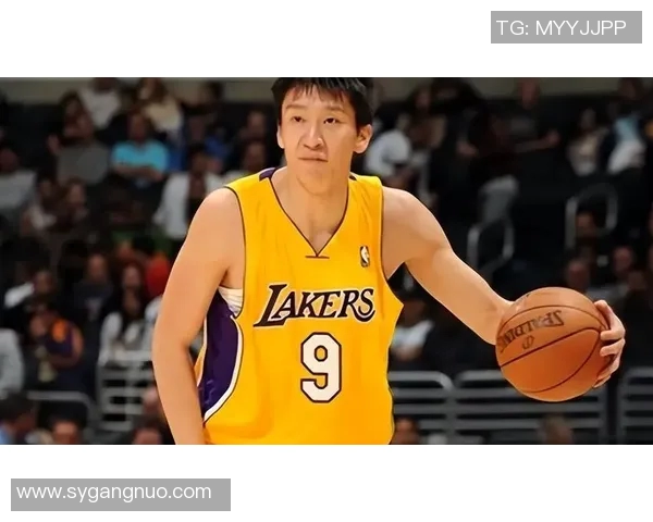 中国篮球与足球的明星球员盘点与成就分析